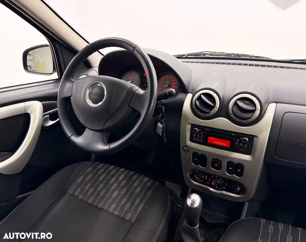 Dacia Logan MCV 1.6 MPI Preferance - 17