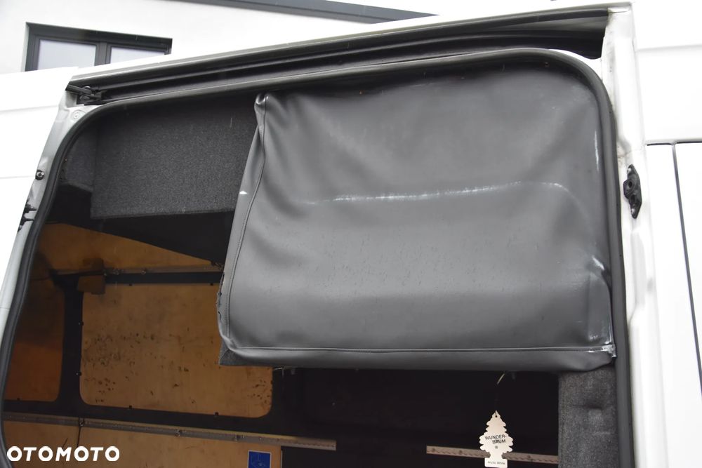 Mercedes-Benz Sprinter - 26