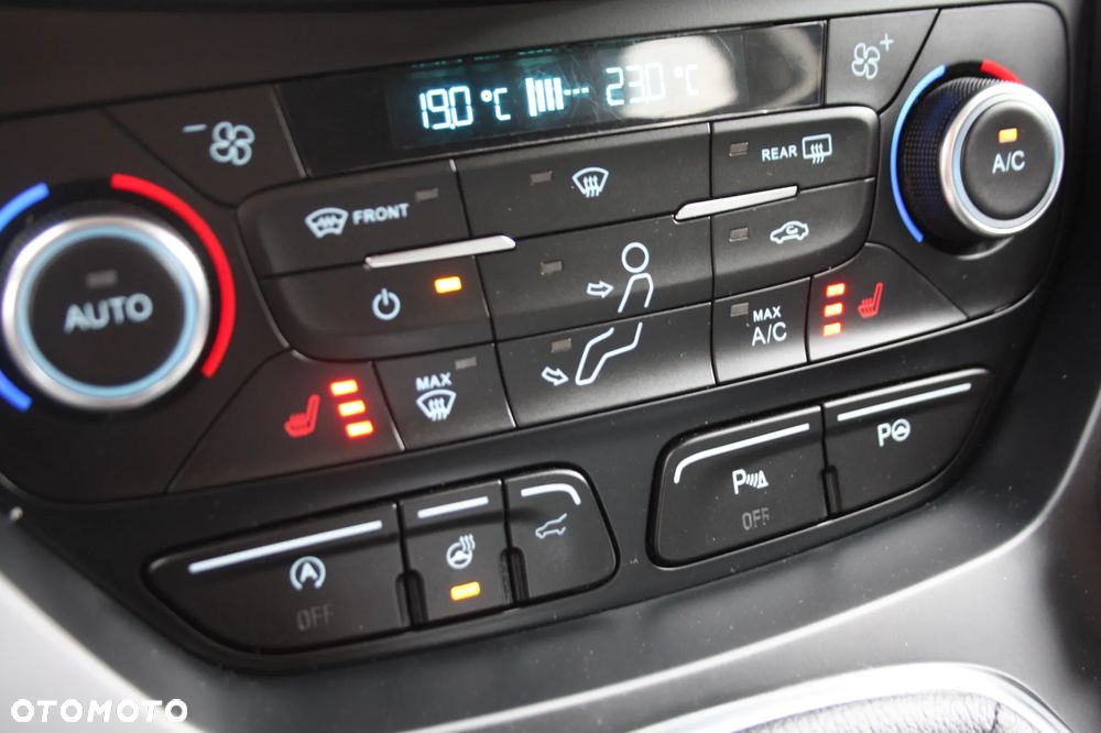 Ford Kuga 1.5 EcoBoost 2x4 Titanium - 19