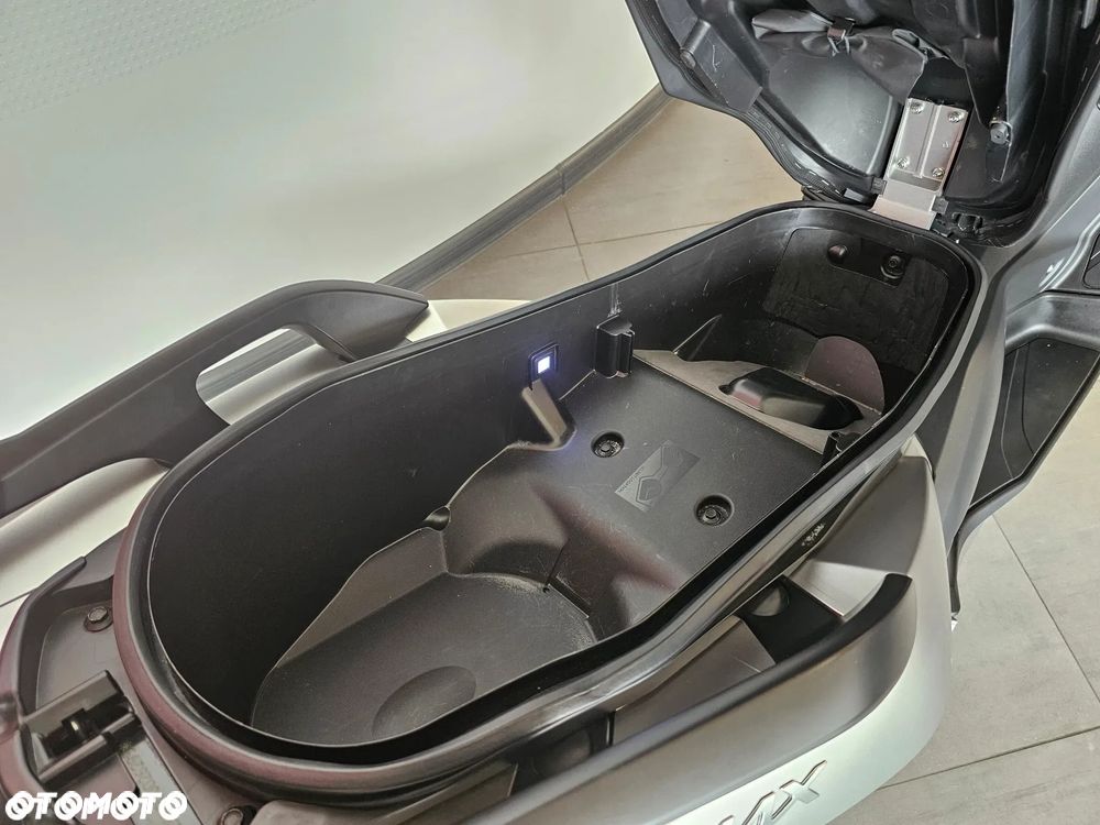 Yamaha X-max - 6