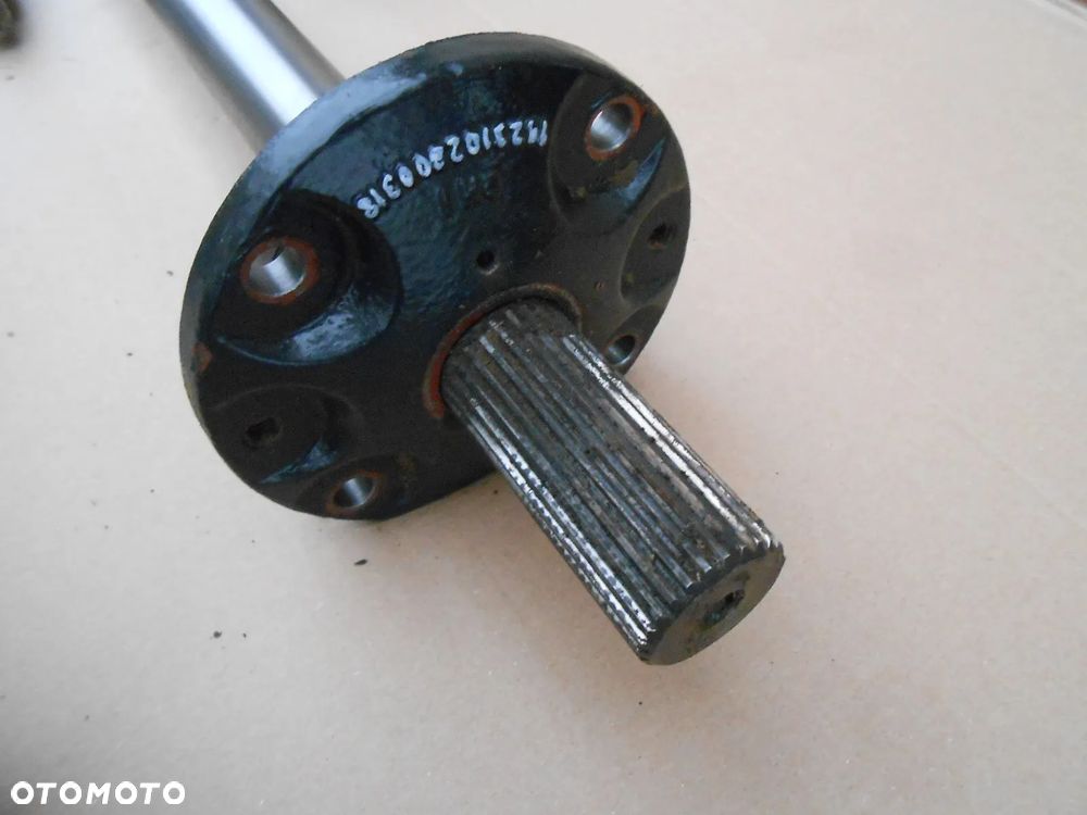 Wałek napędowy przedniego napędu Case CVX Steyr CVT150 - 4