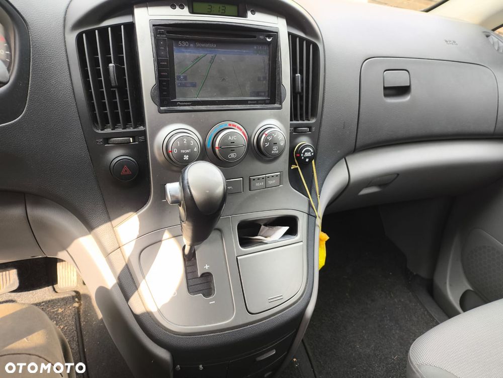 Hyundai H-1 - 3