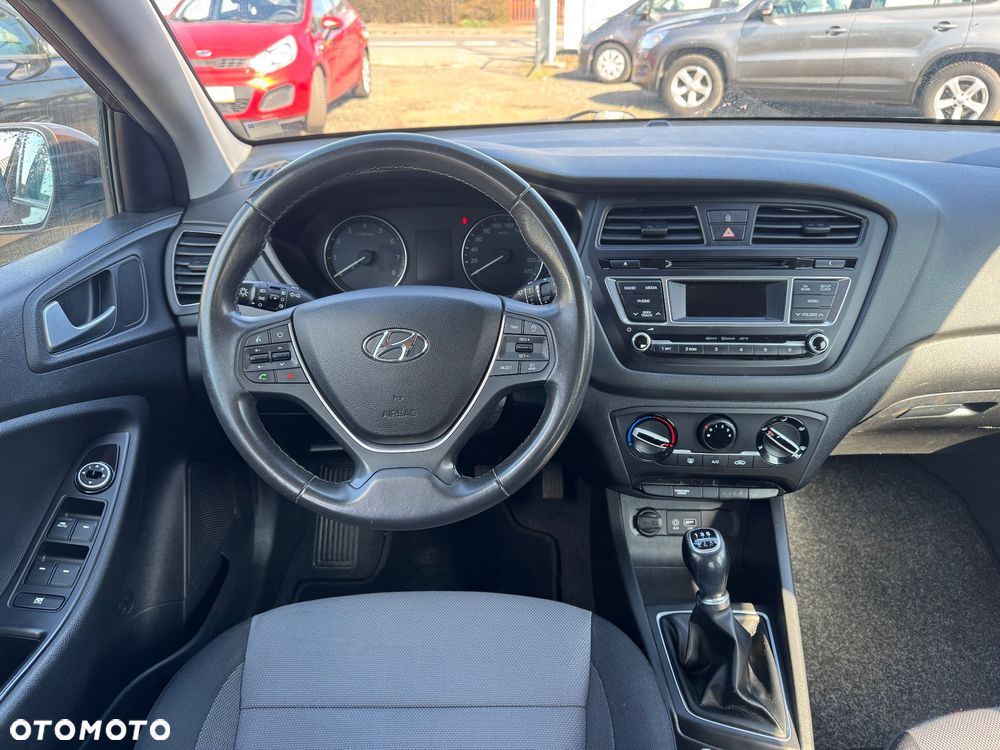 Hyundai i20 blue 1.2 YES Gold - 12