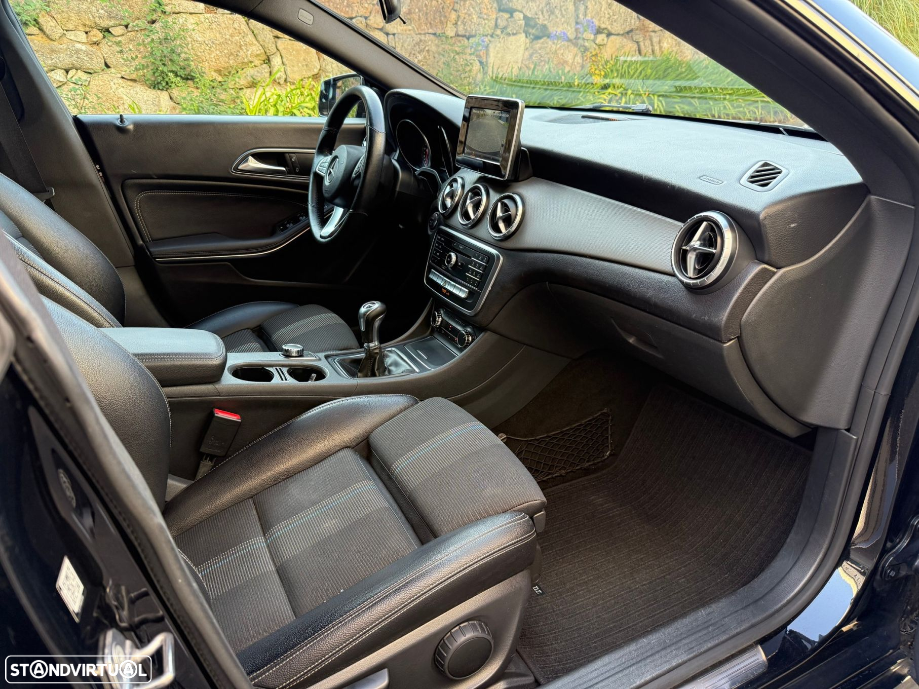 Mercedes-Benz CLA 180 d Shooting Brake Urban - 21