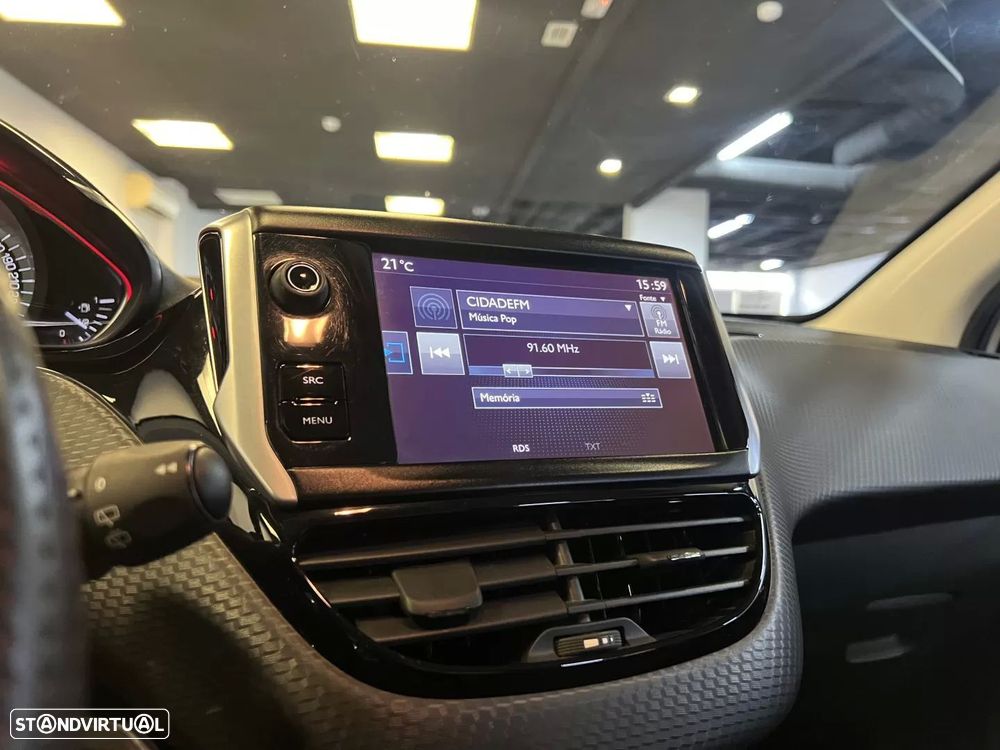 Peugeot 2008 1.2 PureTech GT Line - 23