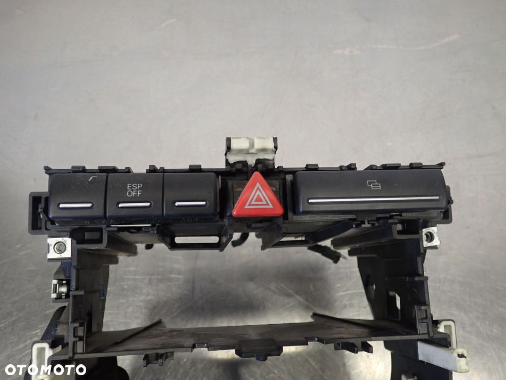 RAMKA RADIA AUDI A3 8P 8P0858005B - 8
