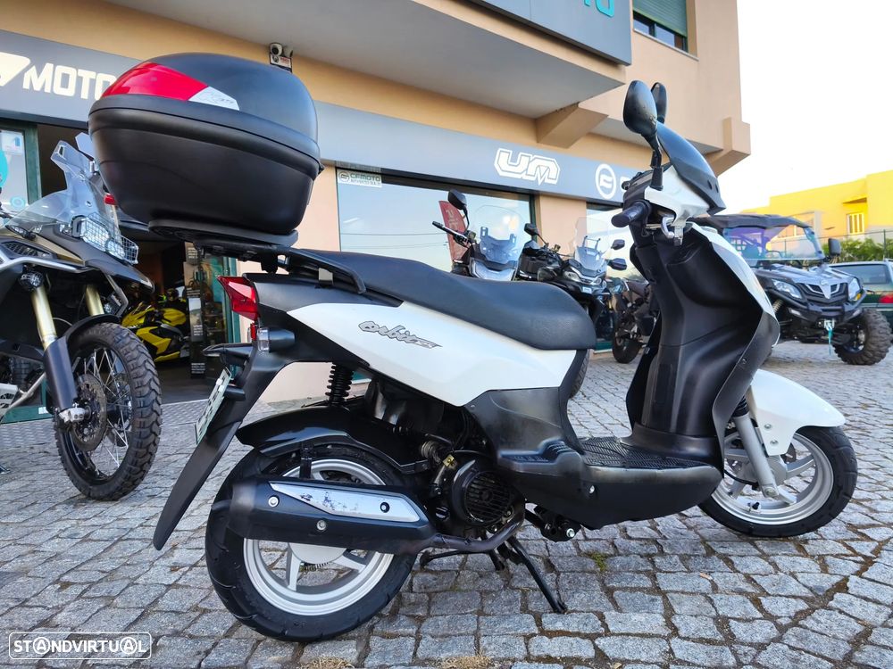 Sym ORBIT 125 c/top case - 2