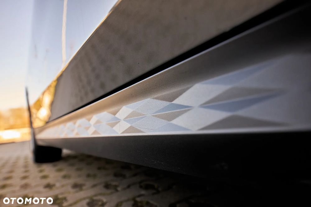 BMW Seria 5 520i mHEV - 34