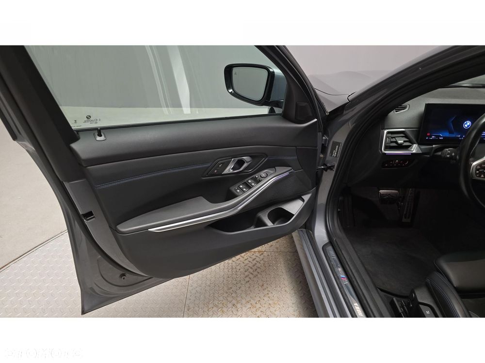 BMW Seria 3 320d xDrive mHEV M Sport - 17