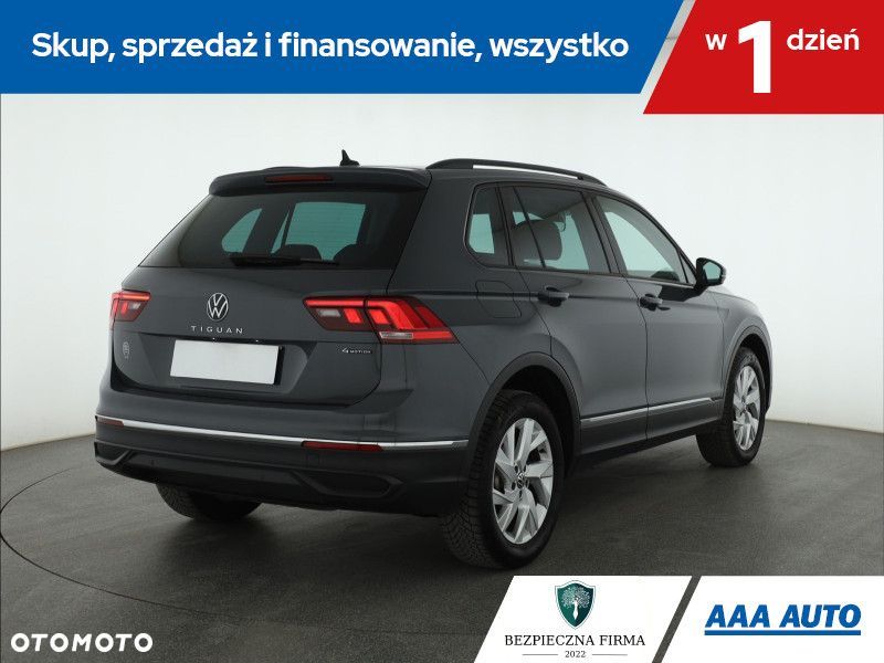Volkswagen Tiguan - 7
