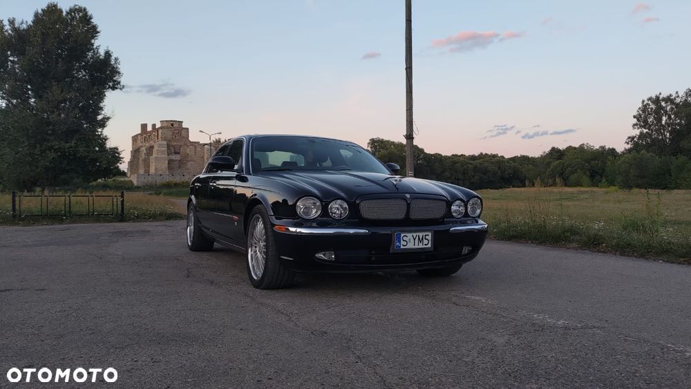Jaguar XJR 4.2 - 8