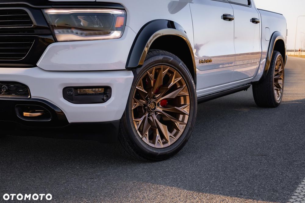 RAM 1500 Crew Cab Shortbed Bighorn - 2