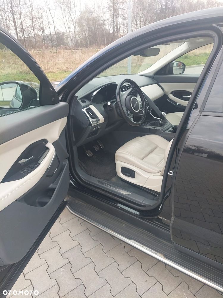 Jaguar E-Pace 2.0 i4D FWD R-Dynamic SE - 9