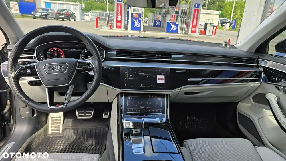 Audi S8 - 10