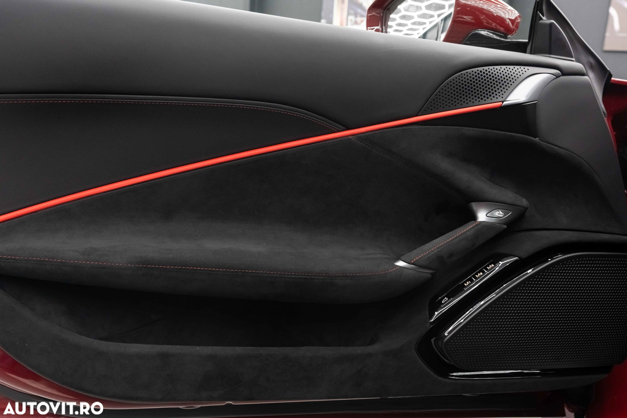 Ferrari Roma - 37