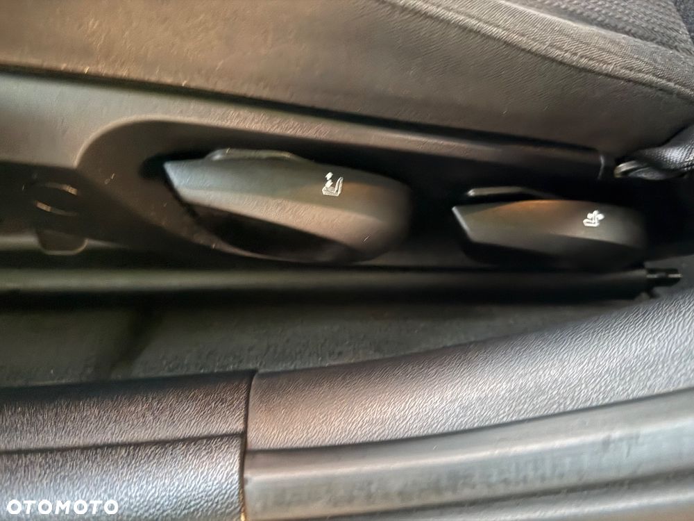 BMW Seria 3 320i Edition Exclusive - 22
