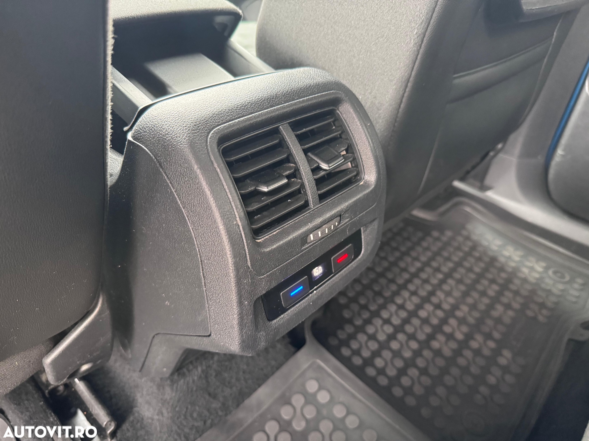 Volkswagen Touran 1.6 TDI DSG Highline - 18