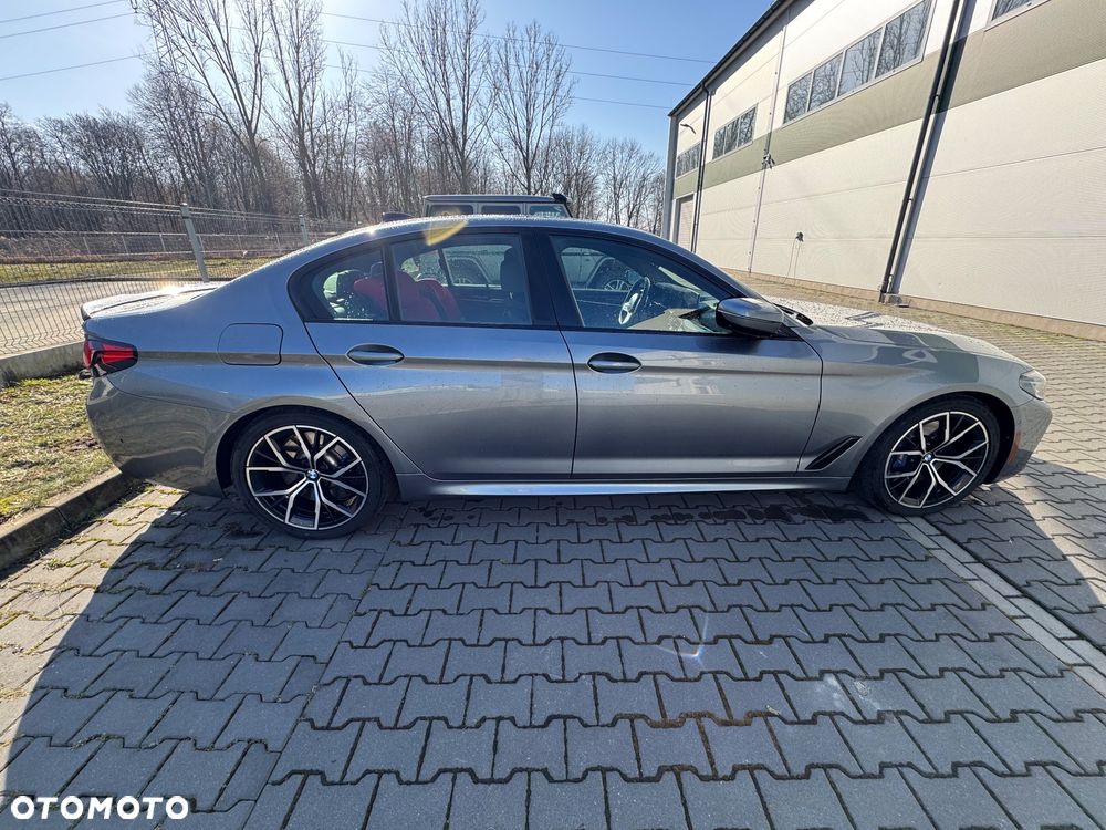 BMW Seria 5 M550i xDrive sport - 8