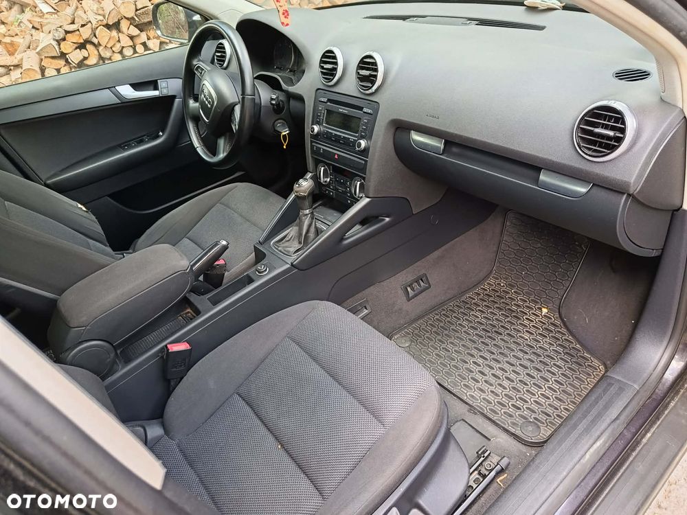 Audi A3 Sportback 2.0 TDI DPF Ambiente - 5