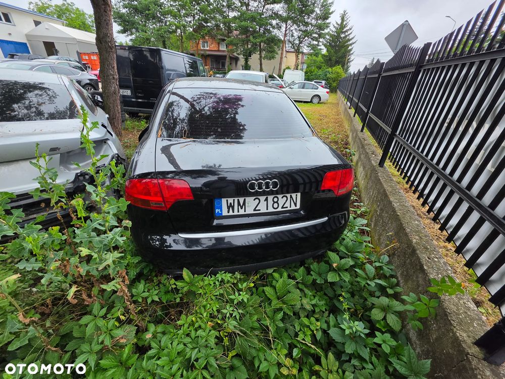 Audi A4 Limousine - 4