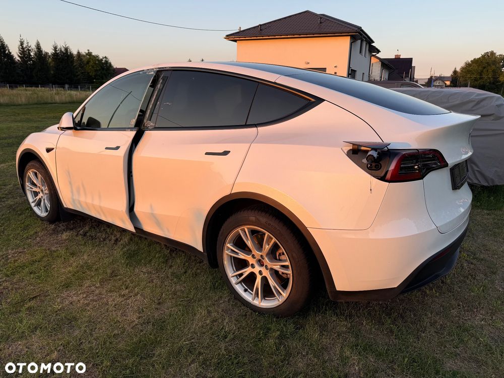 Tesla Model Y RWD - 4