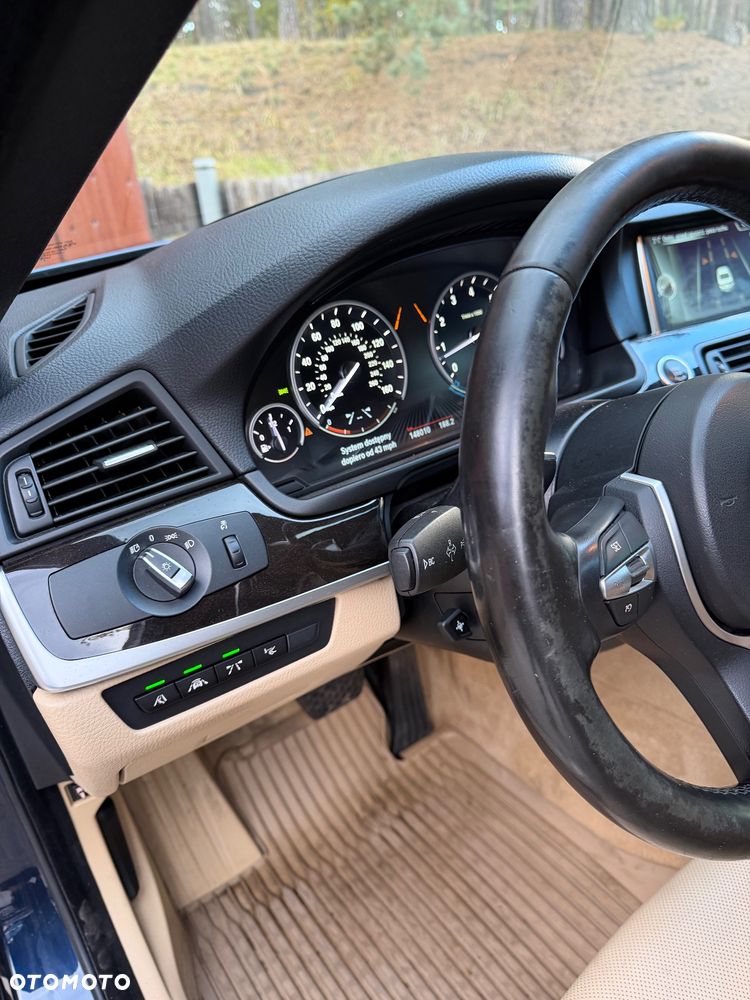 BMW Seria 5 535i xDrive - 14