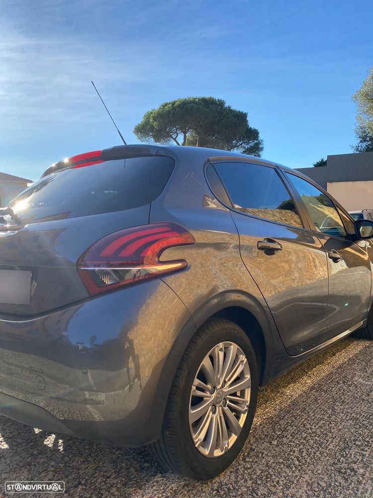 Peugeot 208 1.6 BlueHDi Style - 10