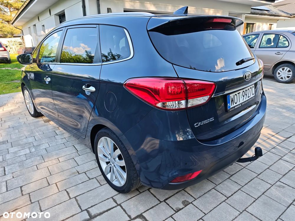 Kia Carens - 10