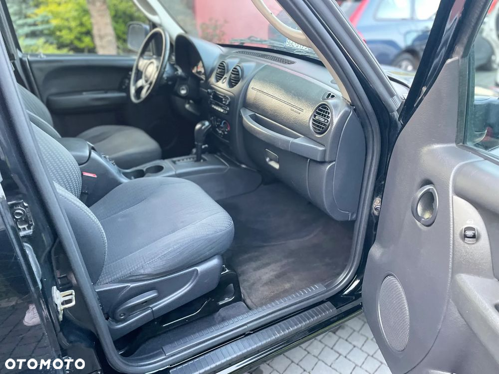 Jeep Liberty 3.7 4x4 - 14