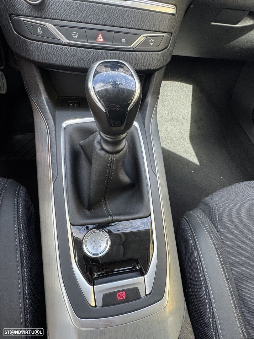 Peugeot 308 SW 1.2 PureTech Allure Full LED - 26