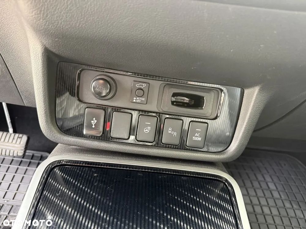 Mitsubishi Outlander - 12