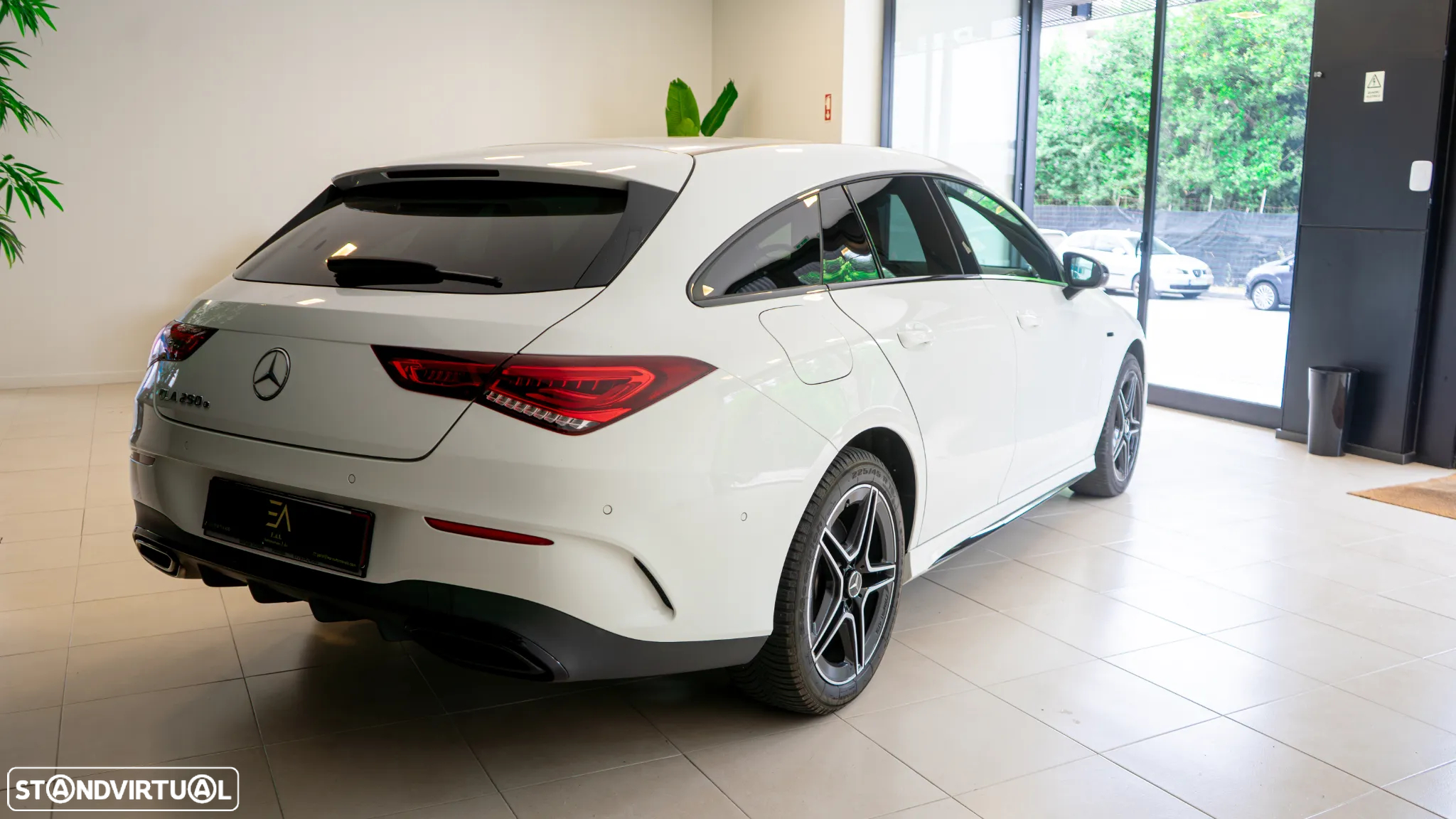 Mercedes-Benz CLA 250 e Shooting Brake AMG Line - 4