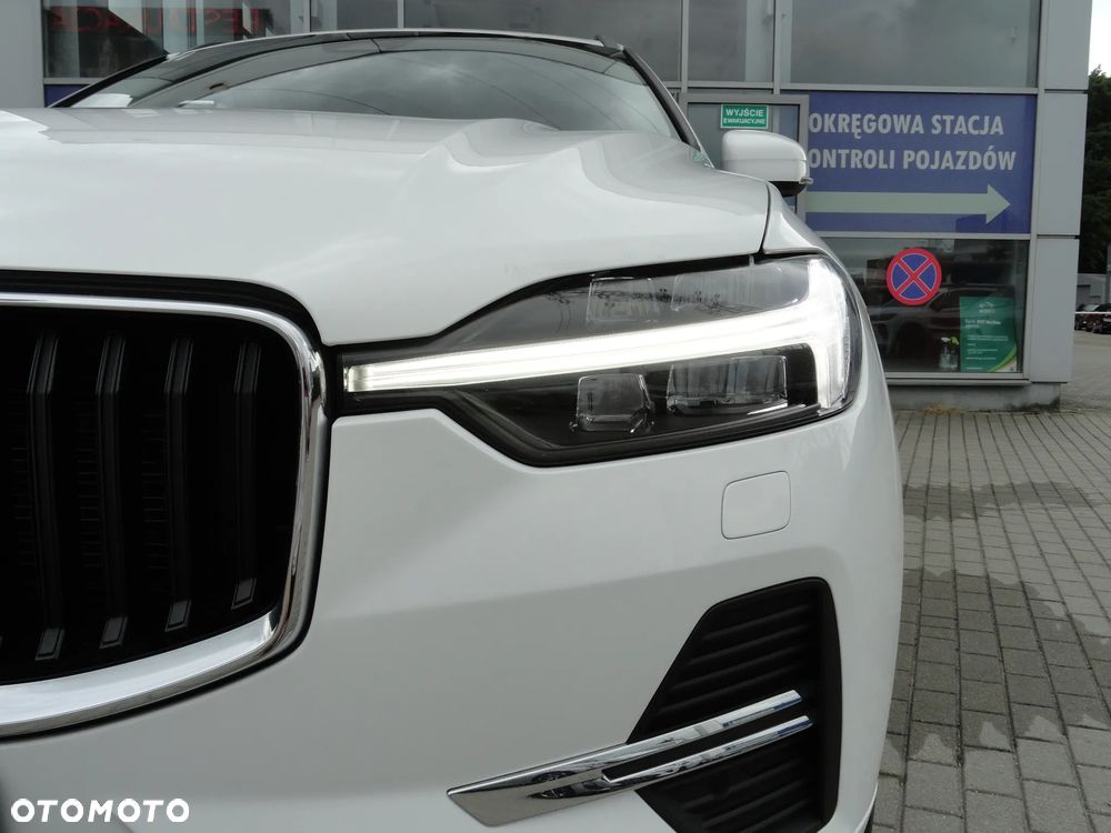 Volvo XC 60 B4 D AWD Geartronic Momentum Pro - 26