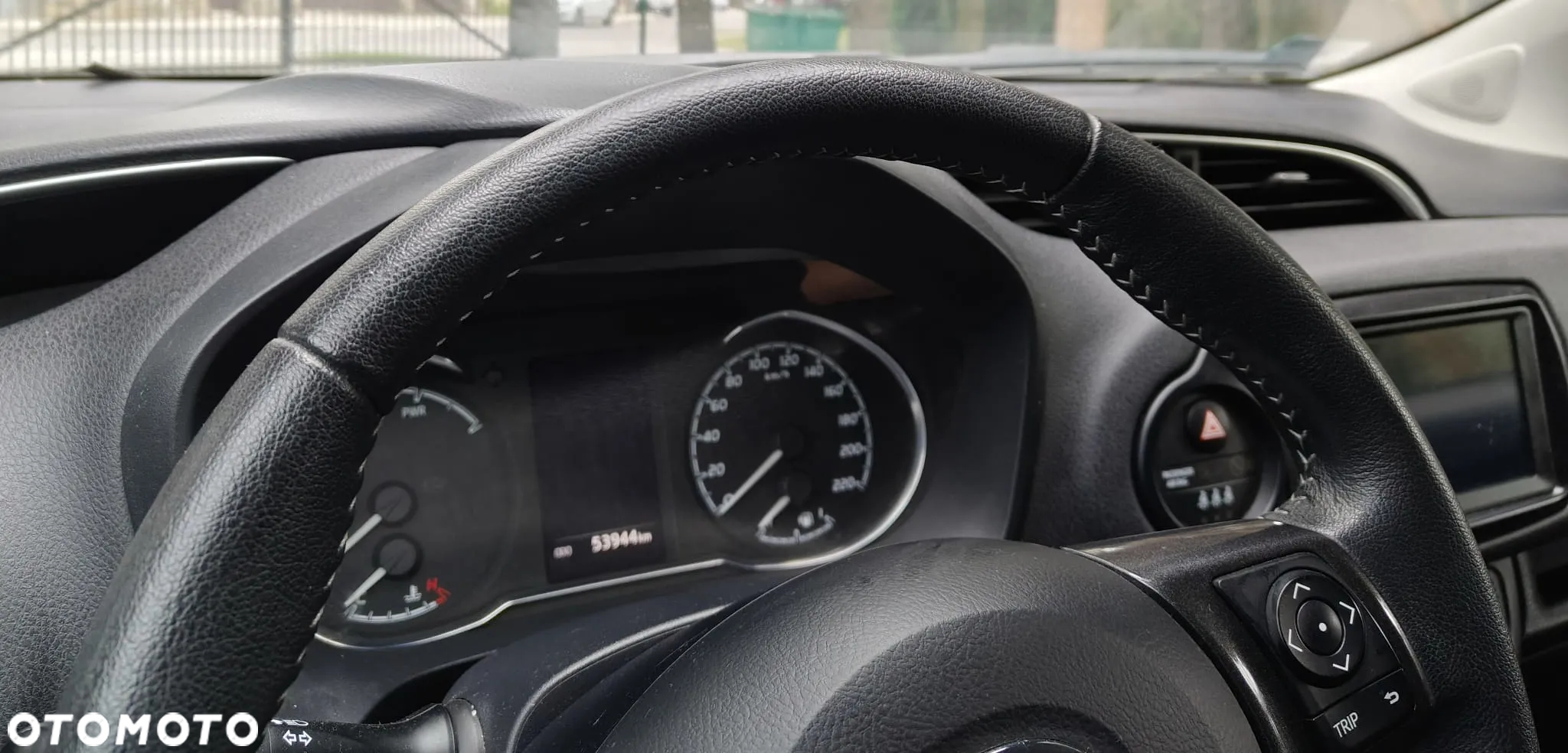 Toyota Yaris Hybrid 100 Premium - 7