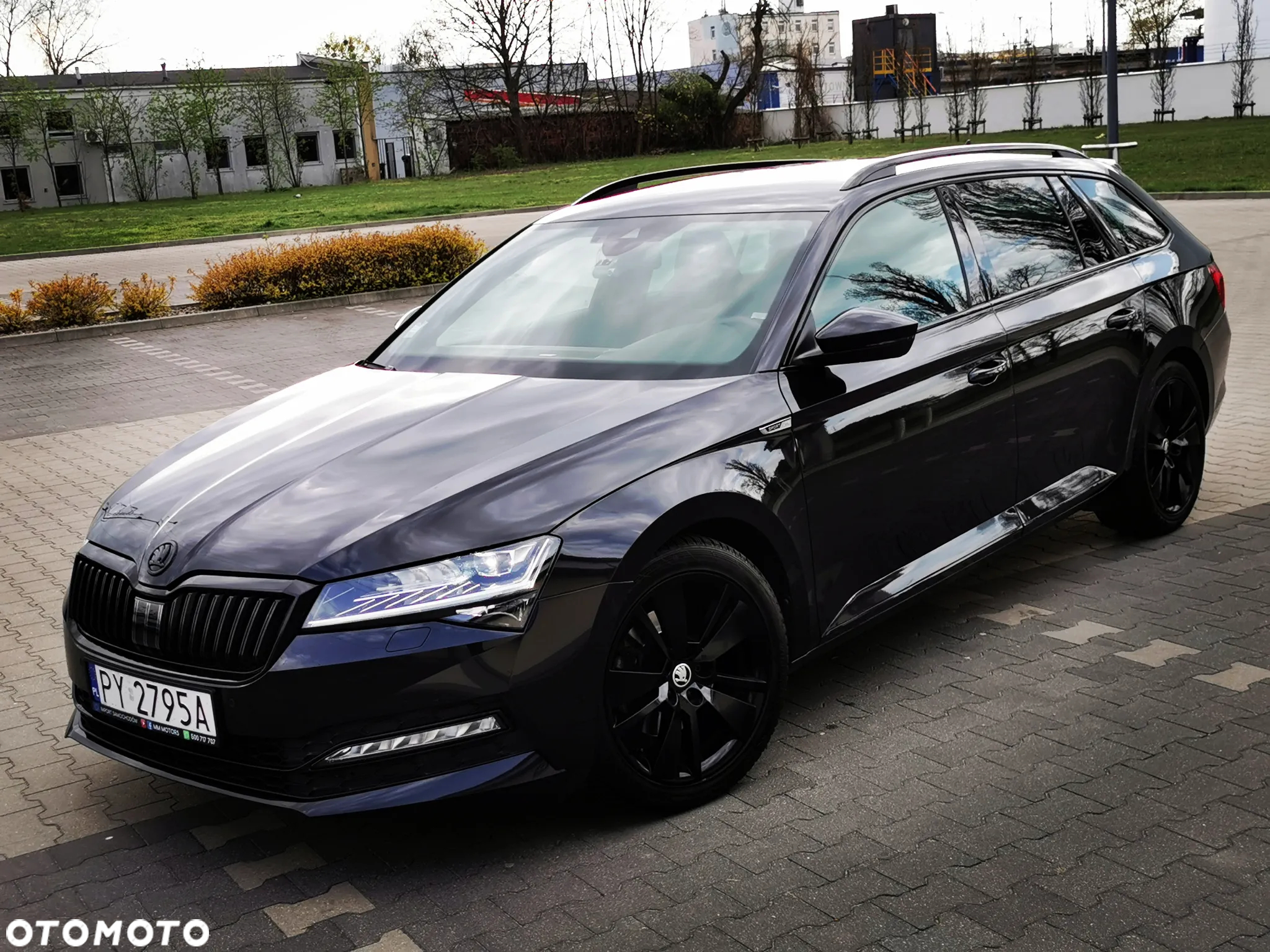 Skoda Superb Combi 2.0 TDI DSG Sportline - 2