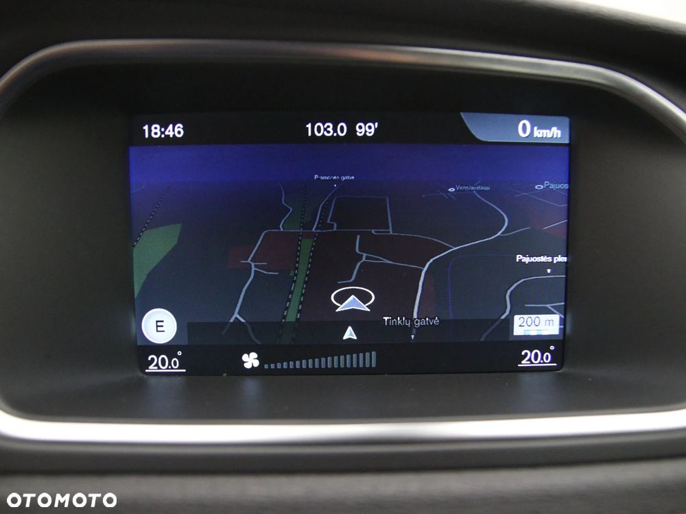 Volvo V40 - 24
