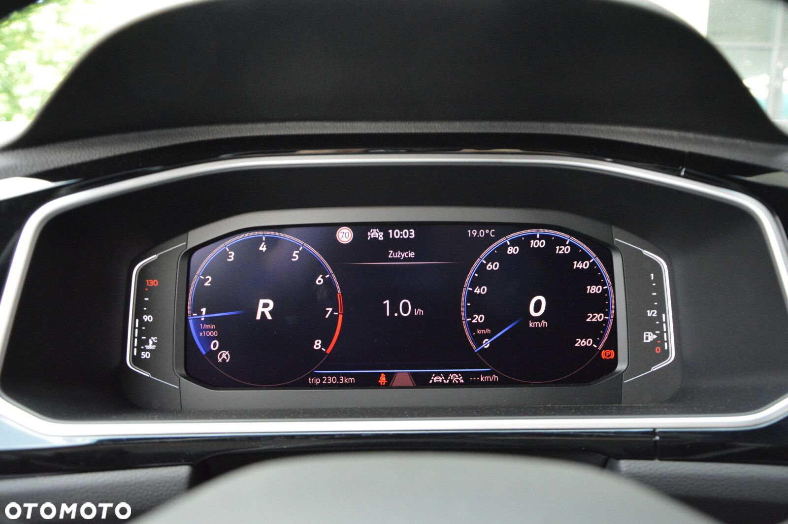 Volkswagen T-Roc - 13