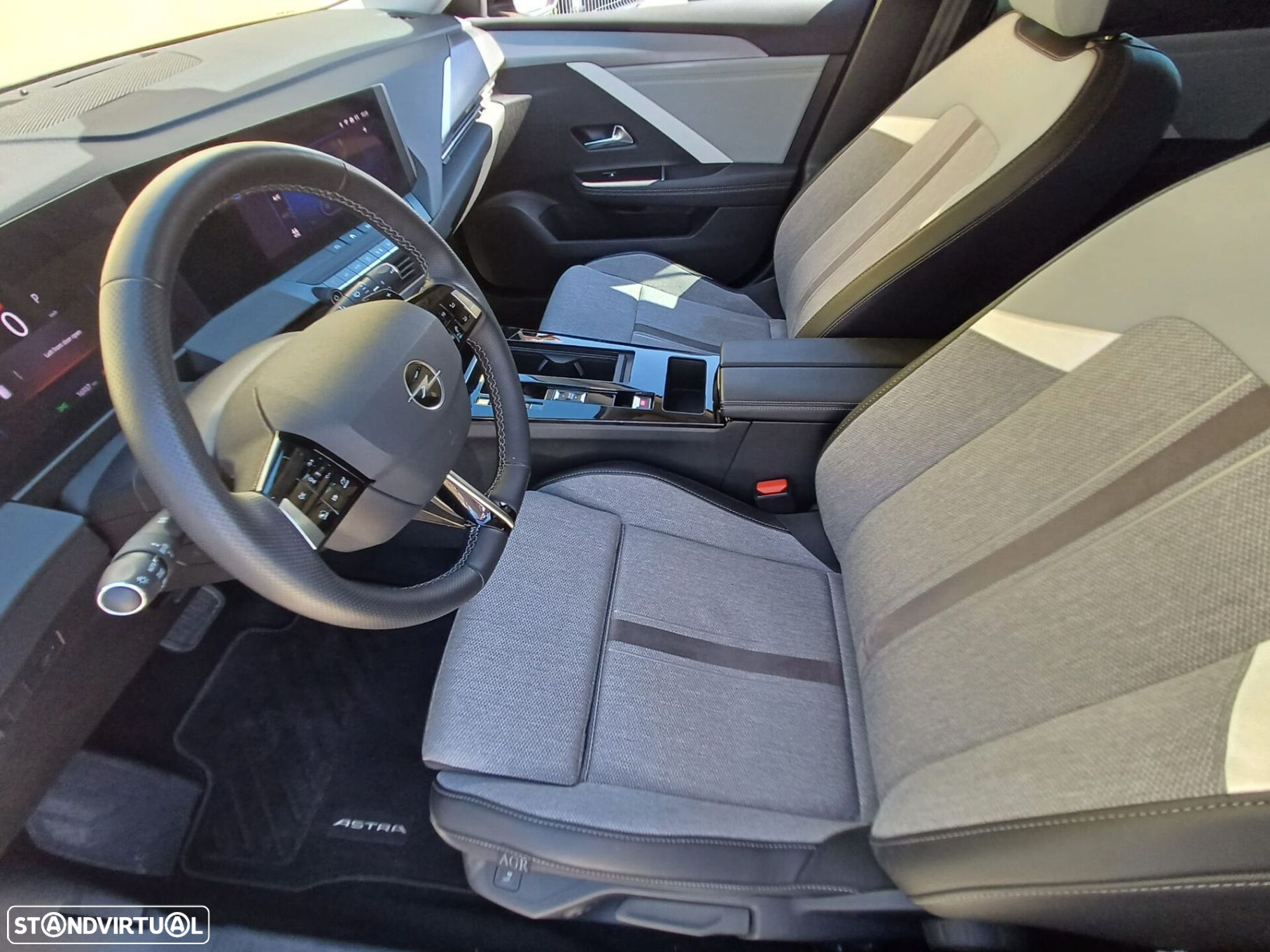Opel Astra 1.5 D Elegance Aut. - 31
