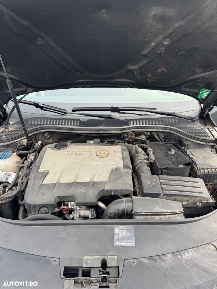 Volkswagen Passat 2.0 TDI DSG Highline - 8