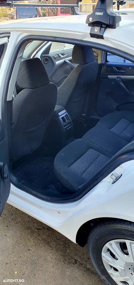 Skoda Octavia 1.6 TDI DPF Ambiente - 14