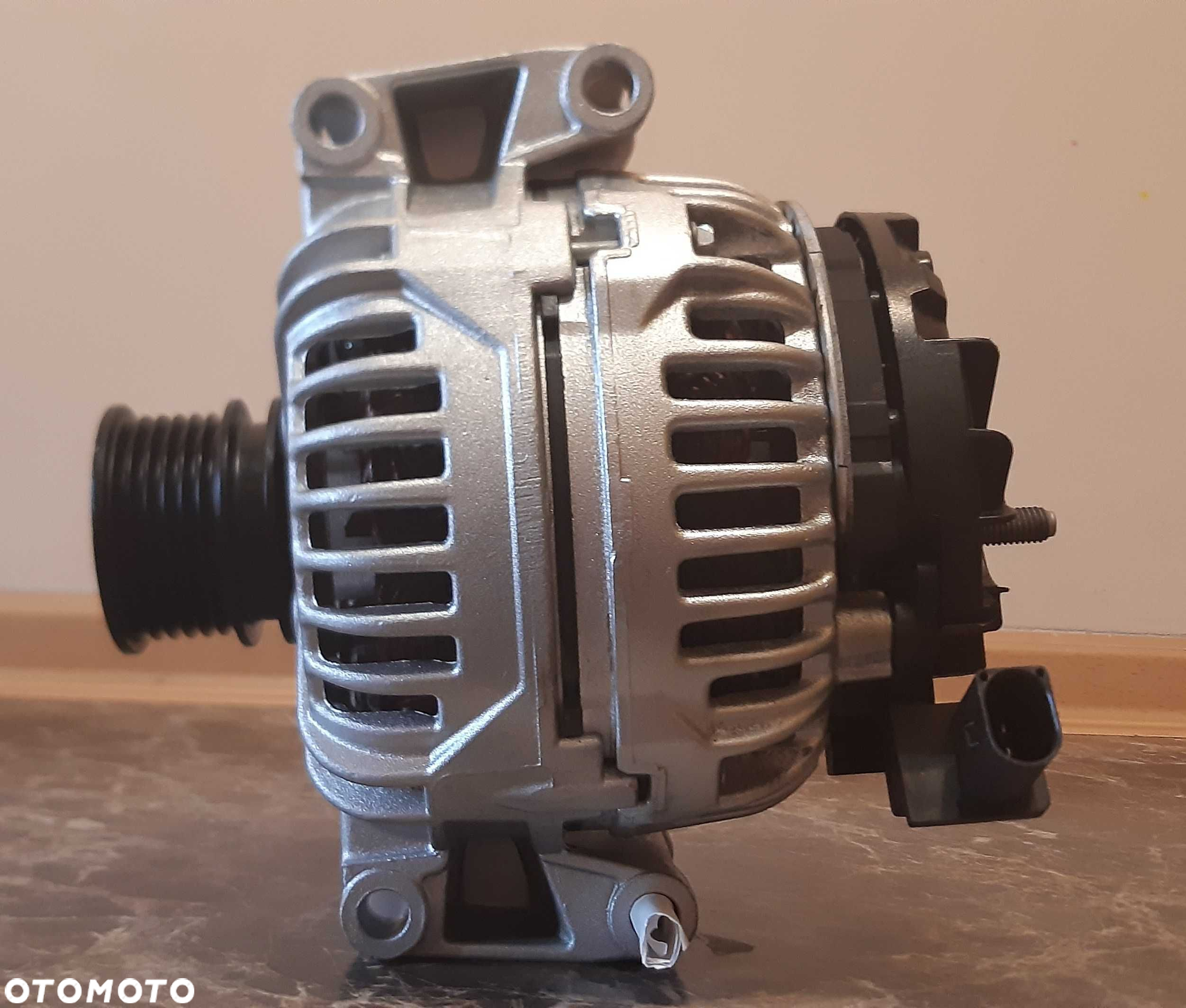 Alternator Mercedes Sprinter, Viano, Vito 3,5l benzyna - 2