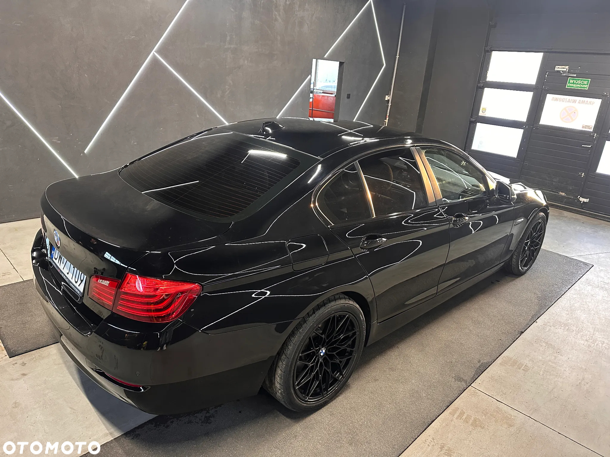 BMW Seria 5 518d Luxury Line - 36