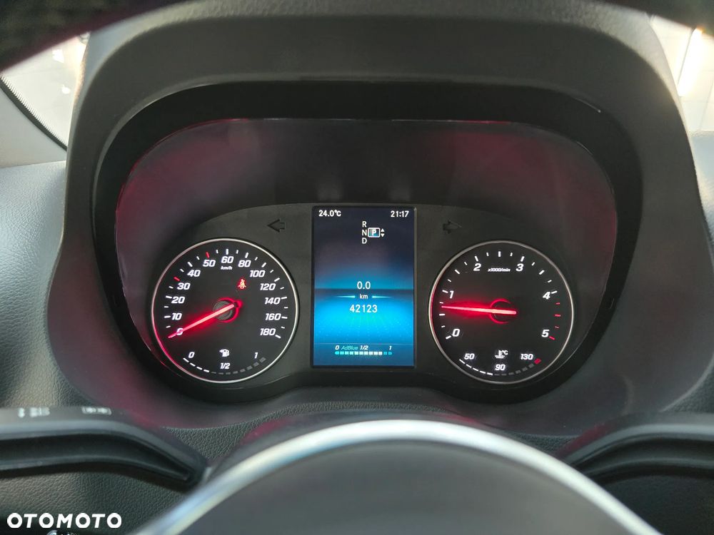 Mercedes-Benz SPRINTER 319 3.0 CDI KONTENER 4,28cmDługi 2,29cmSzero 2,24cmWysok + WINDA 750Kg 42Tyś km SERWIS DO OSTATNIEGO Km ASO MERCEDES-BENZ SALON PL STAN NOWY NOWY NOWY FABRYCZNA GWARANCJA - 4