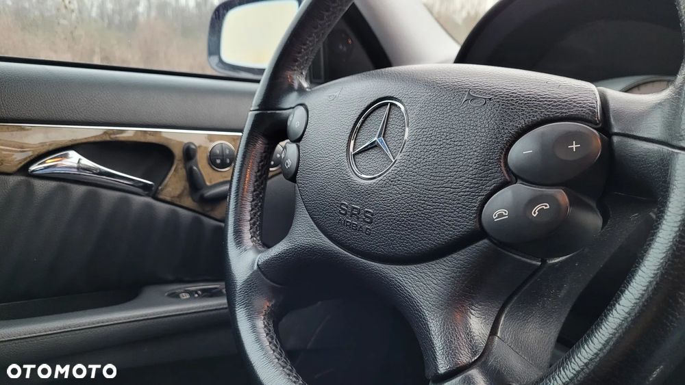 Mercedes-Benz Klasa E 500 4-Matic Avantgarde - 17