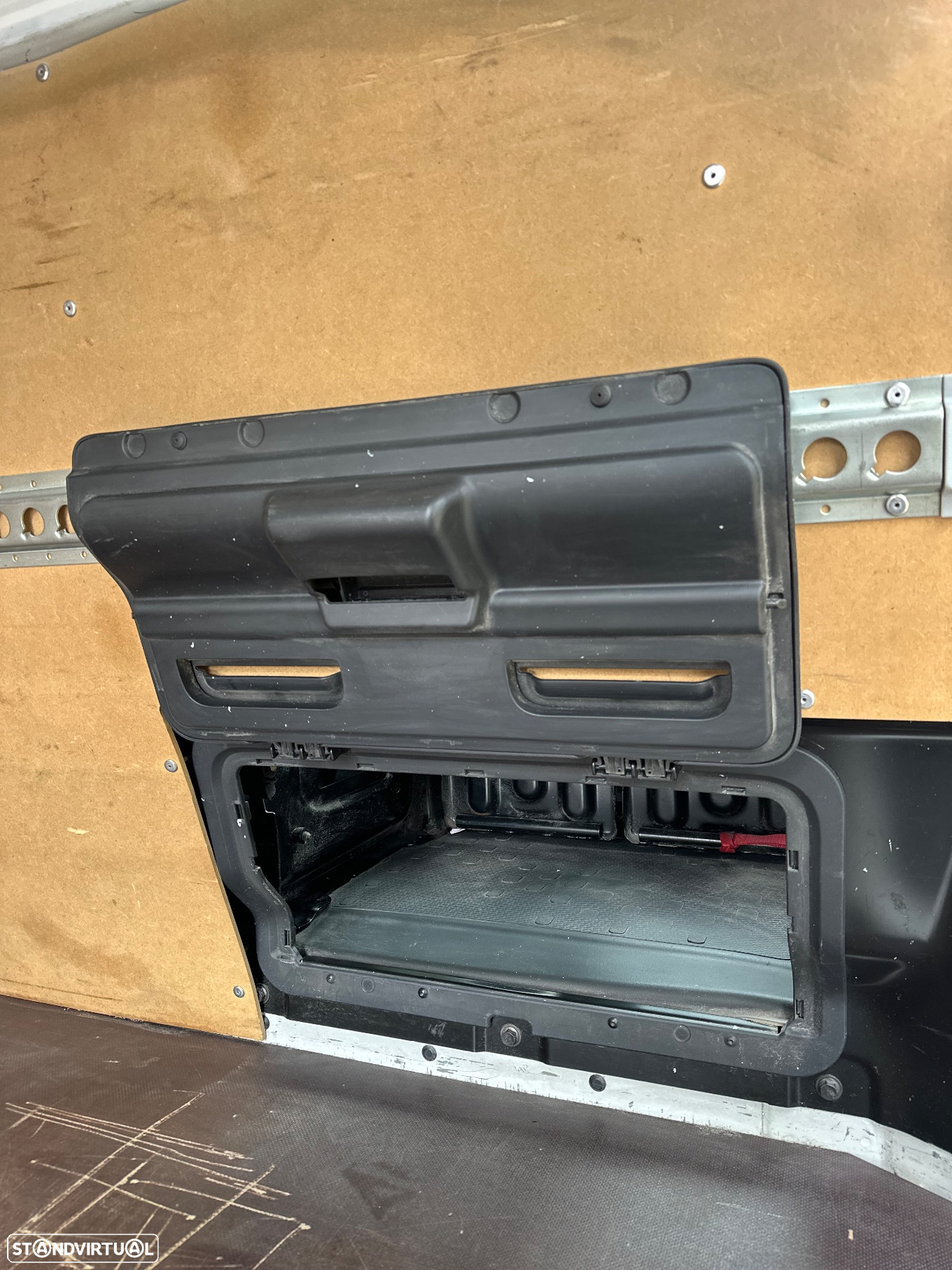 Nissan NV300 - 29