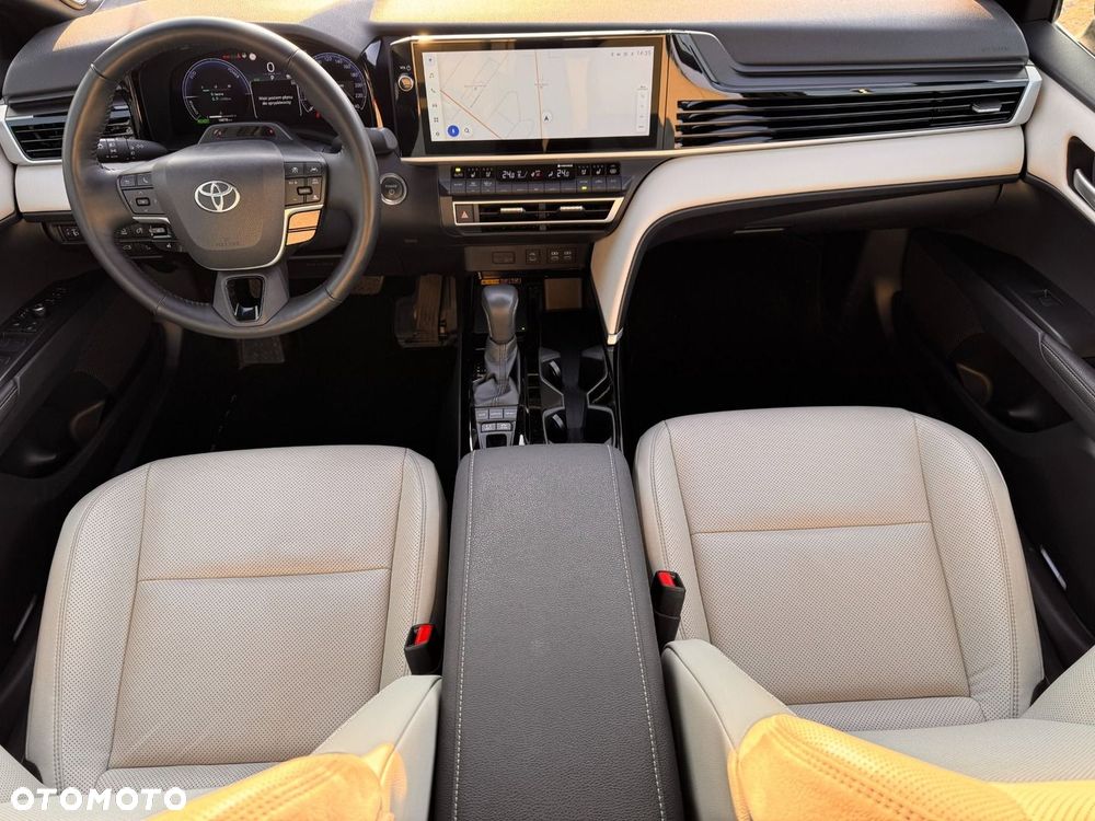 Toyota Camry - 15