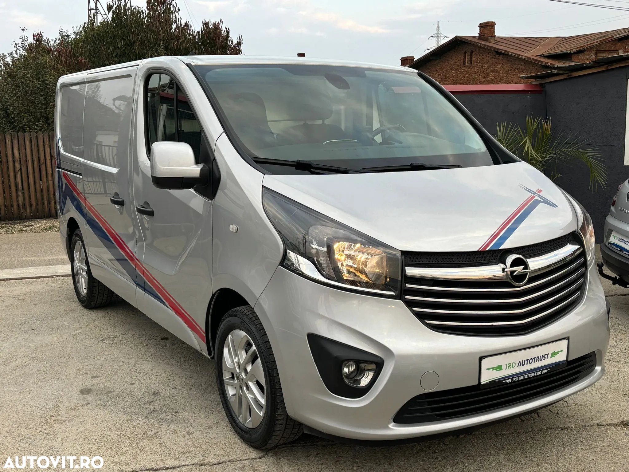 Opel VIVARO - 2