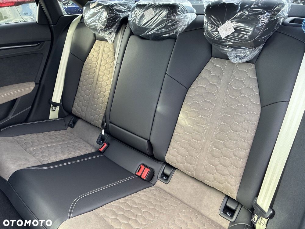 Audi RS3 Limousine - 17