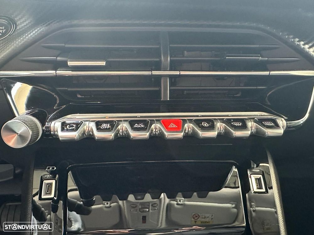 Peugeot 2008 1.2 PureTech Allure EAT6 - 13