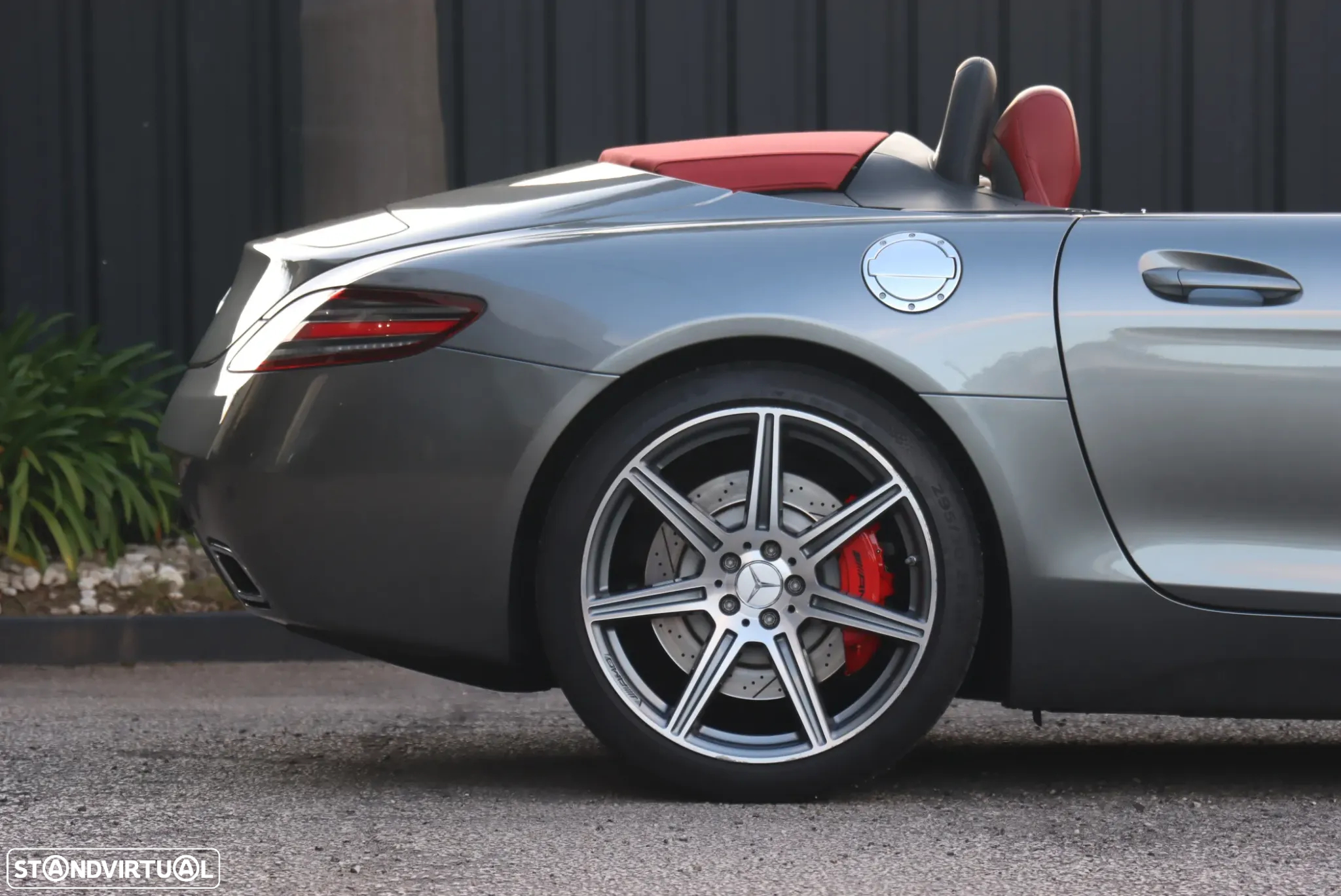 Mercedes-Benz SLS 63 AMG Standard - 18